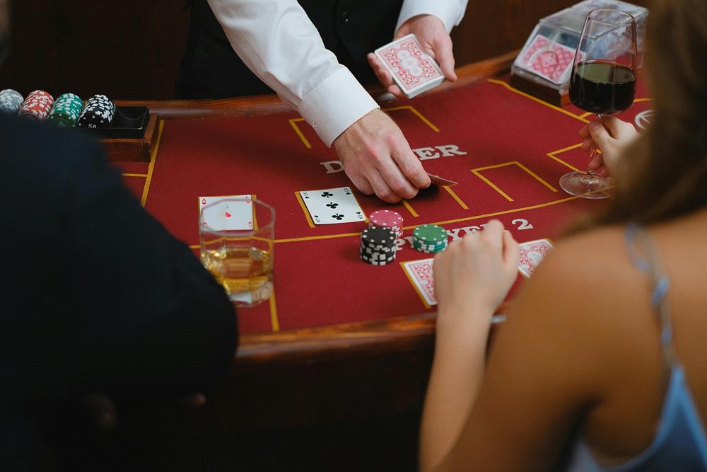 Why Live Dealer Games Feel More Real