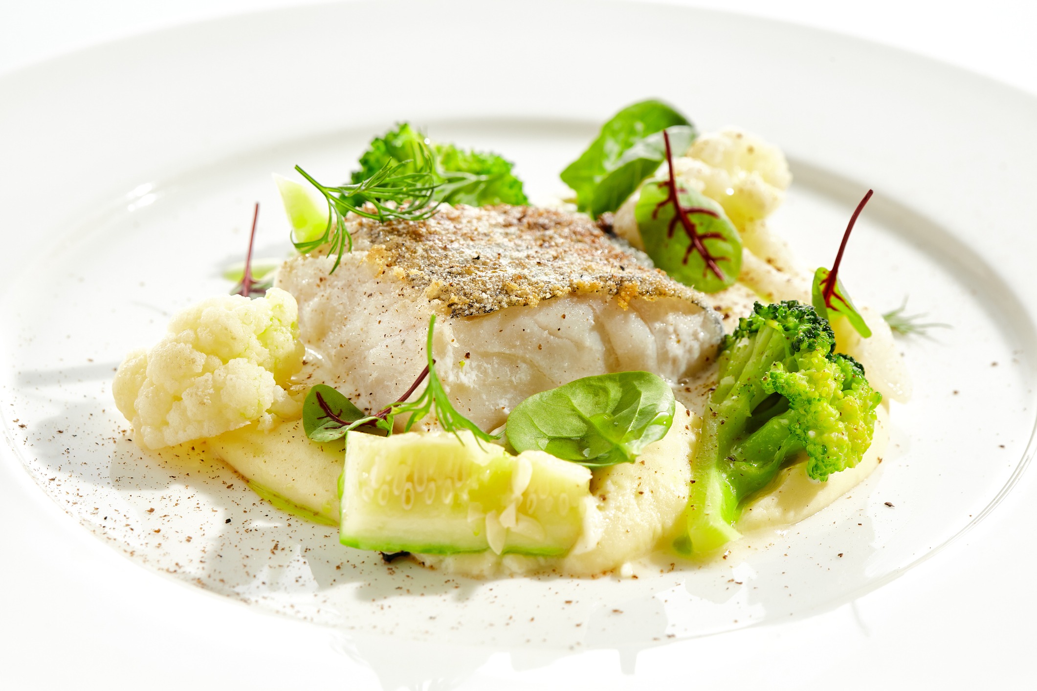 roasted-cod-with-mashed-potatoes-and-broccoli-white-fish-fillet-with-skin