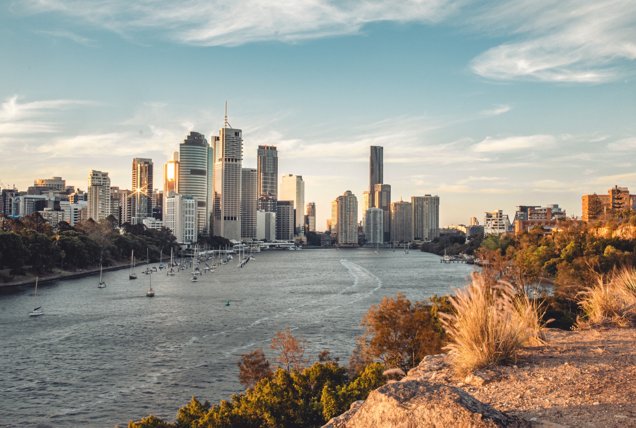 views-of-brisbane-river-and-cbd-from-kangaroo-point-cliff